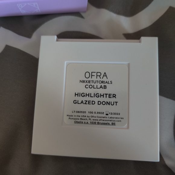 Ofra x NikkieTutorials Glazed Donut Highlighter - Picture 4 of 6